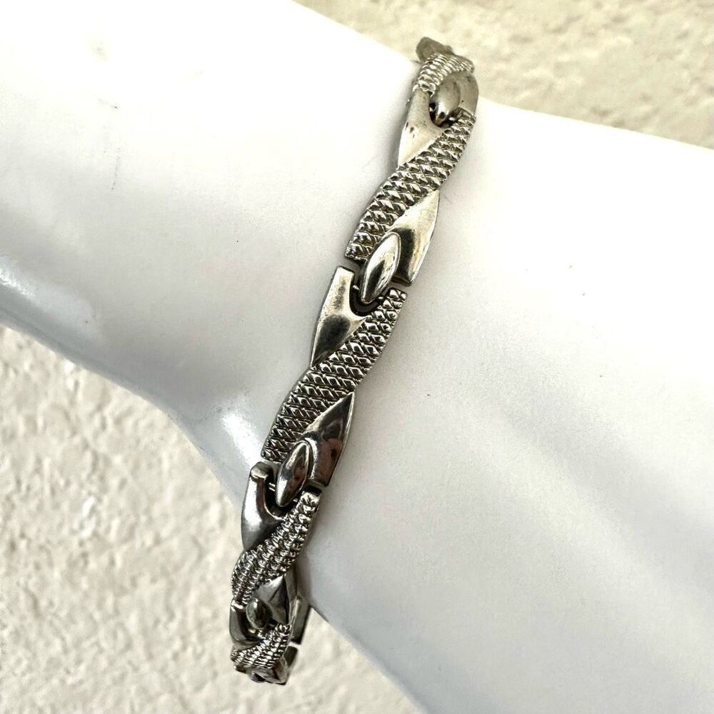 Silver tone link bracelet